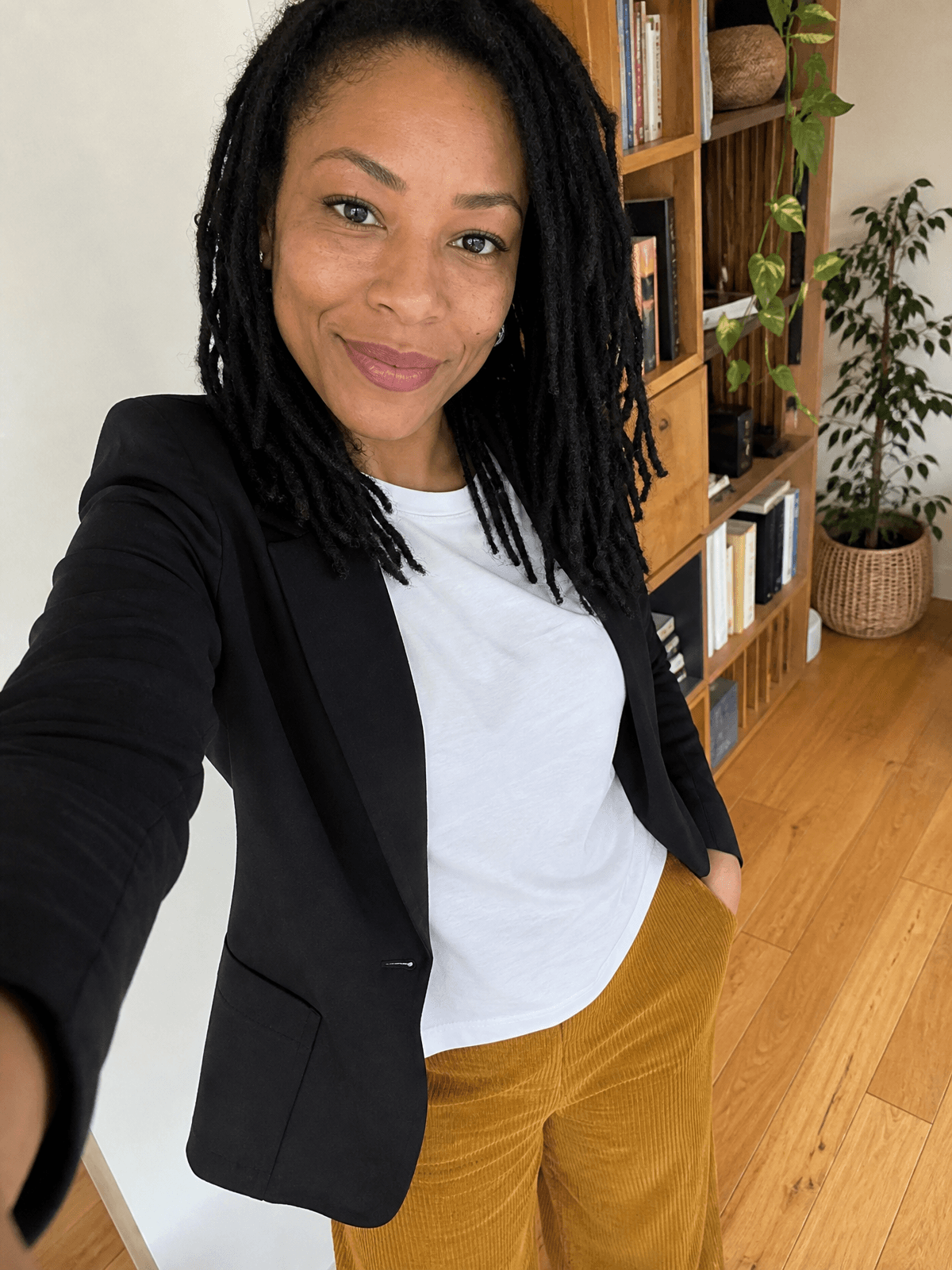Fatima, 37