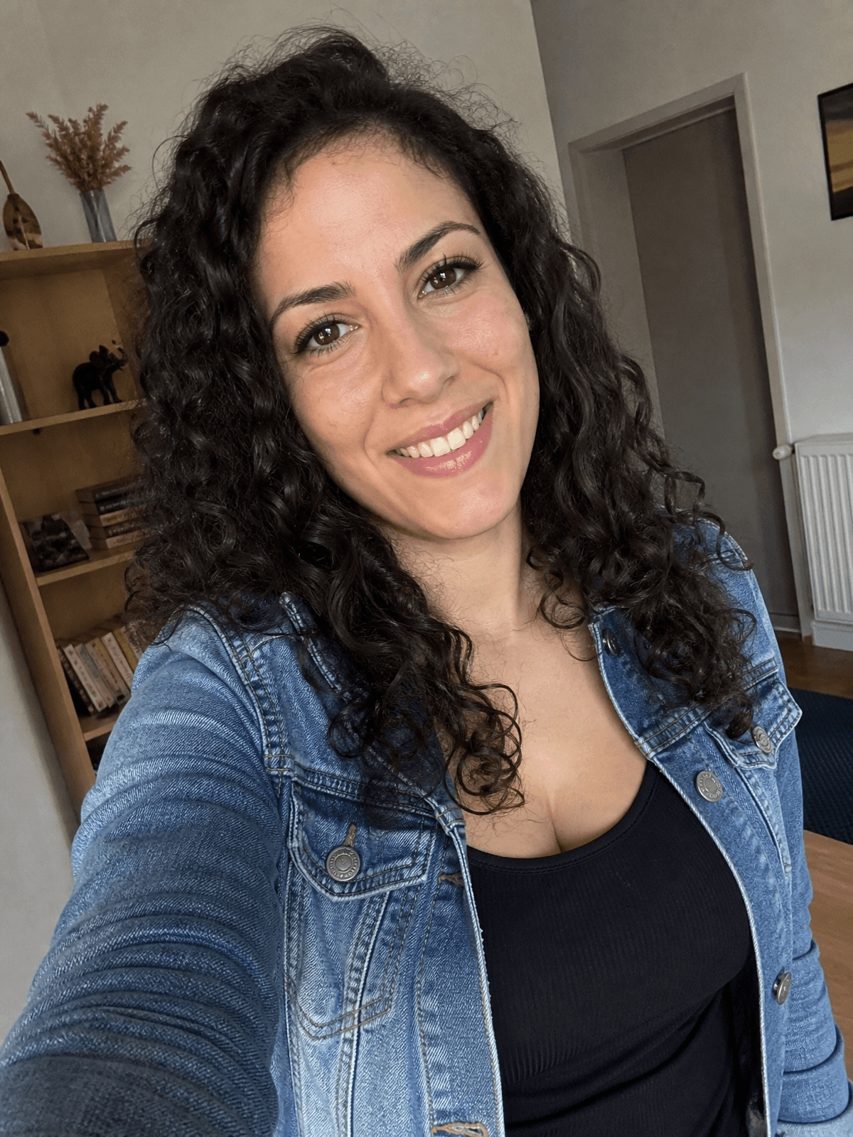 Aya, 28