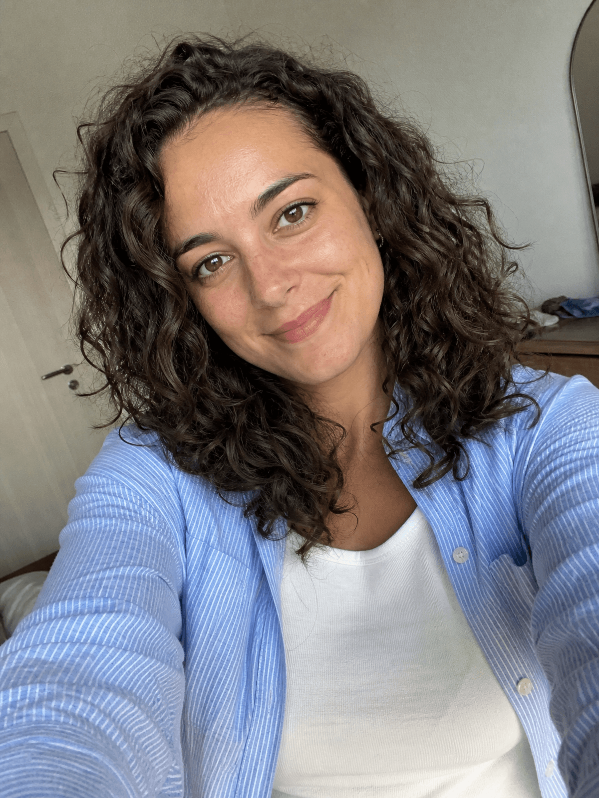 Elena, 32