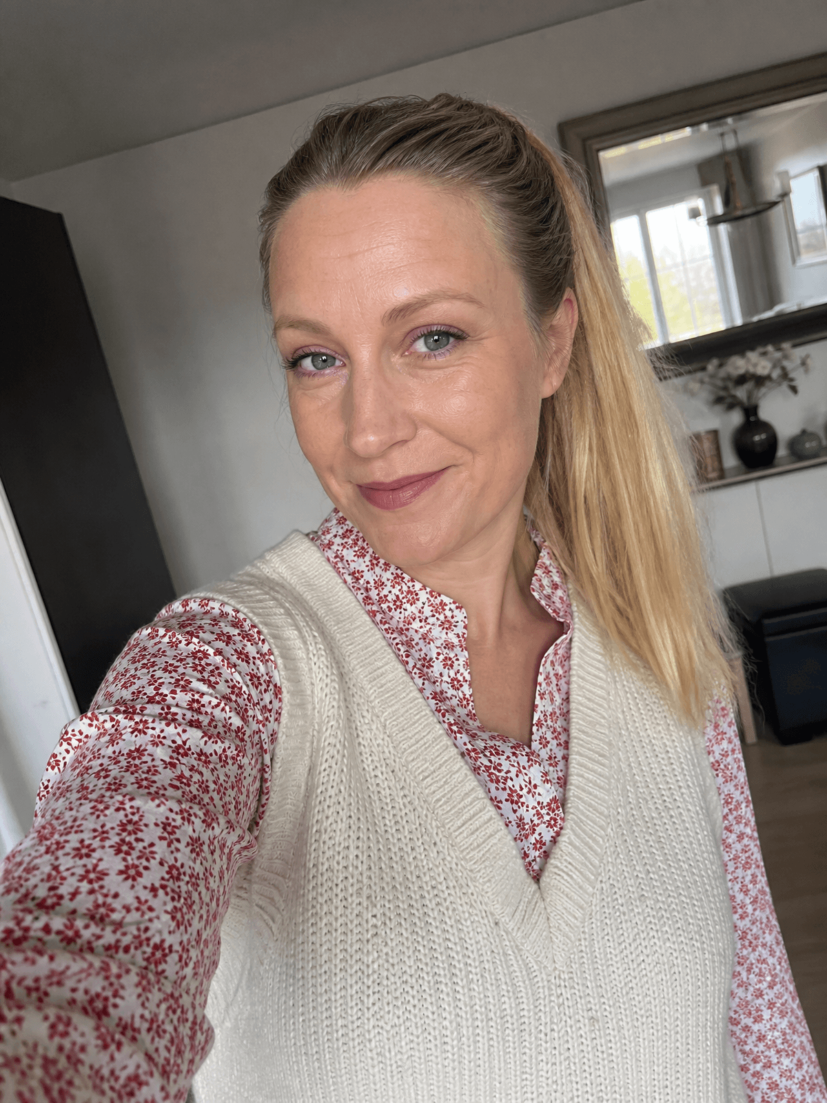 Sophie, 33