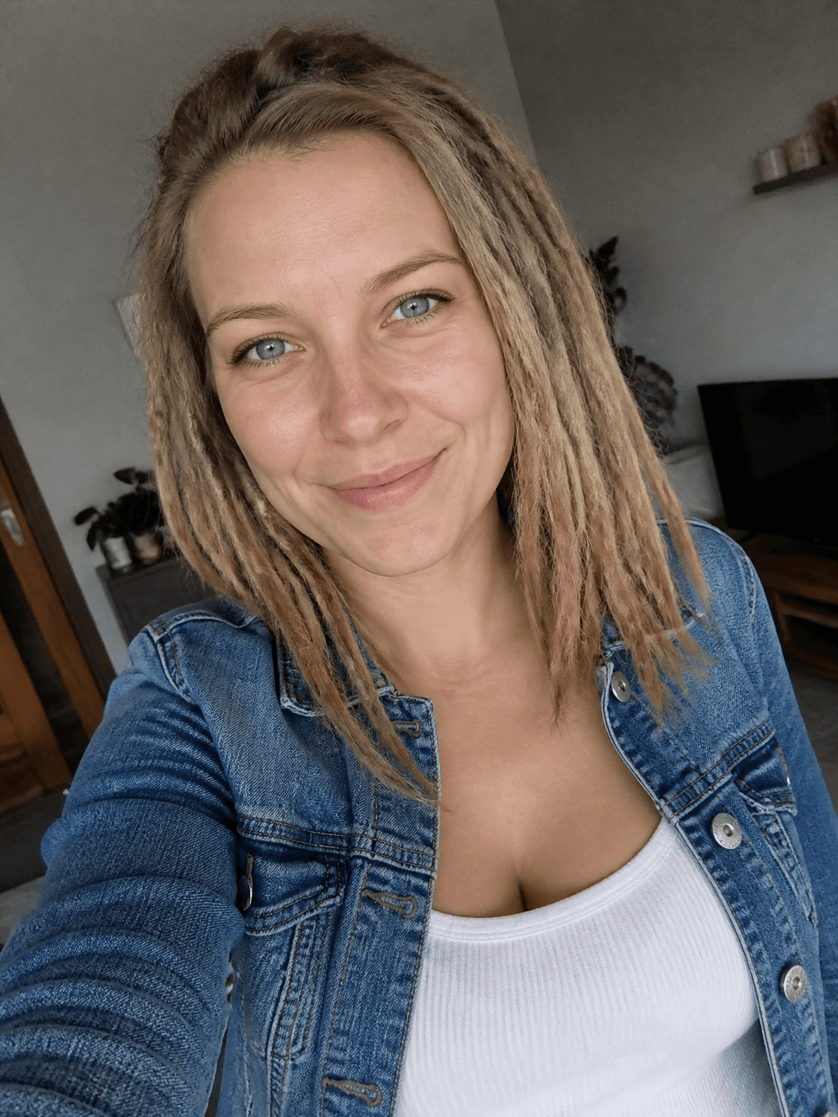 Sofia, 30