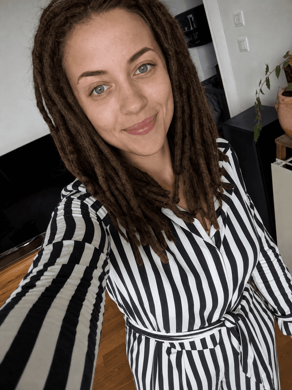 Nora, 28