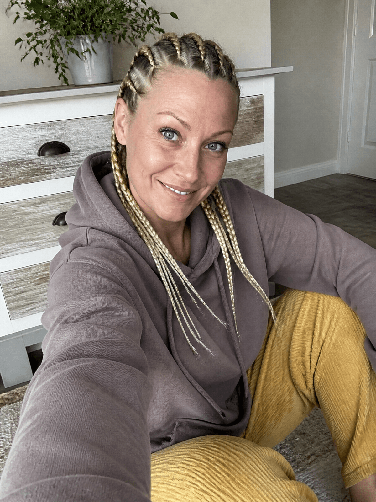 Eva, 36