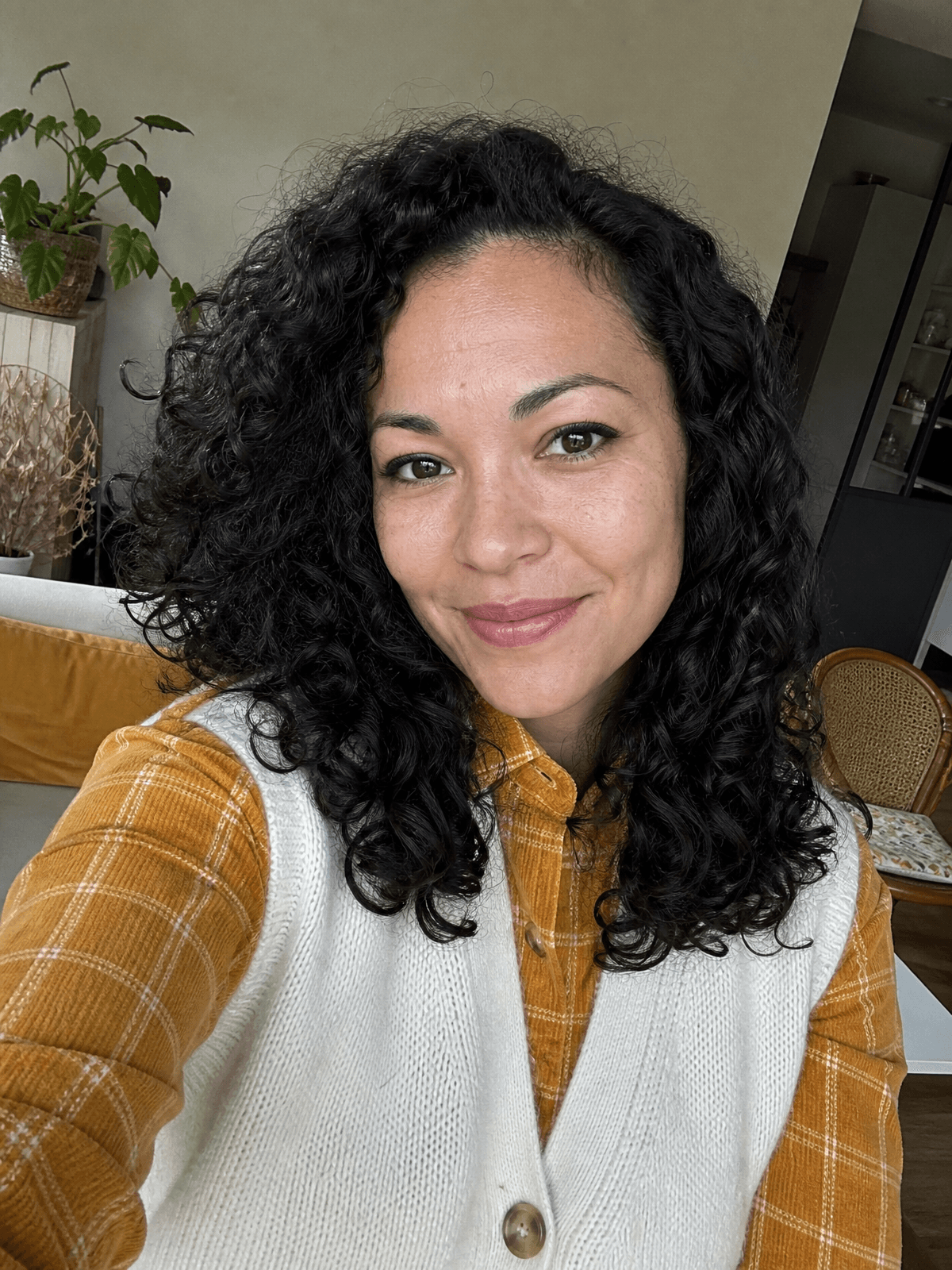 Larissa, 36