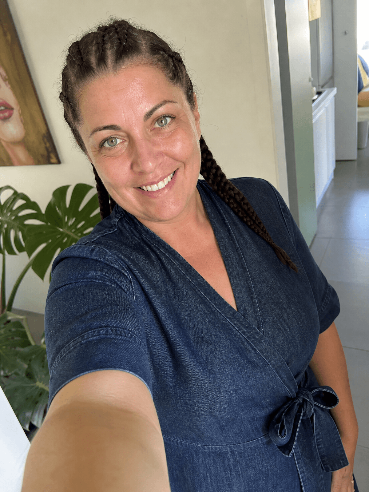 Elena, 43