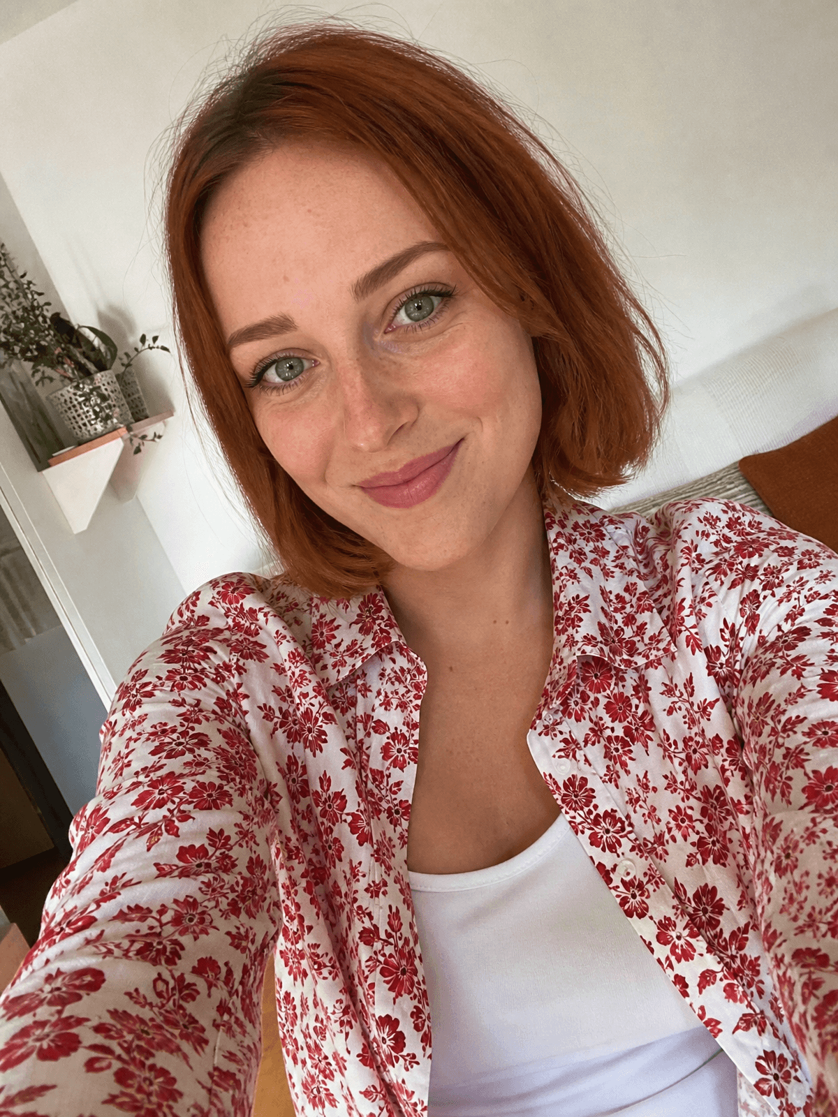 Elena, 26