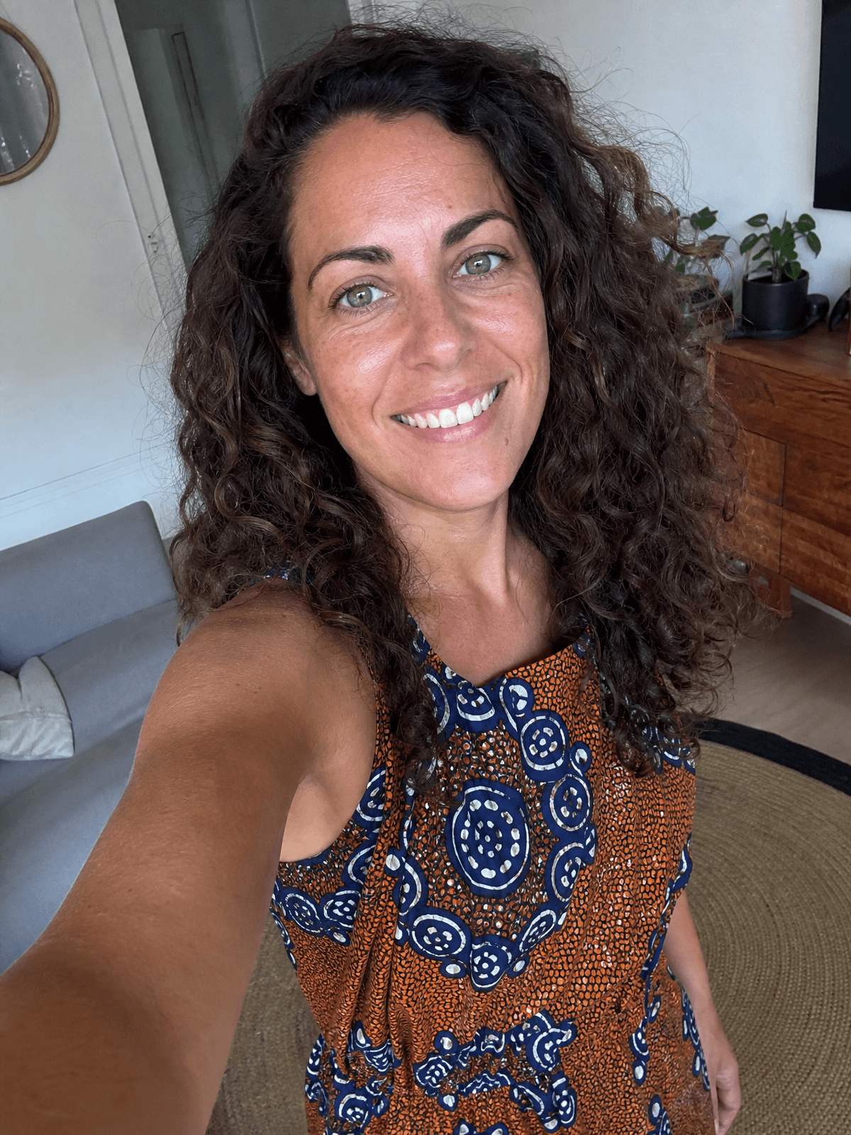 Ines, 38