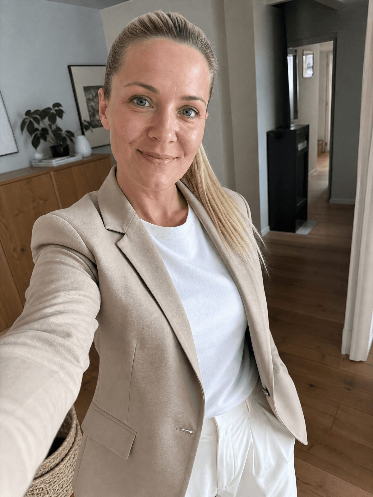 Annika, 42