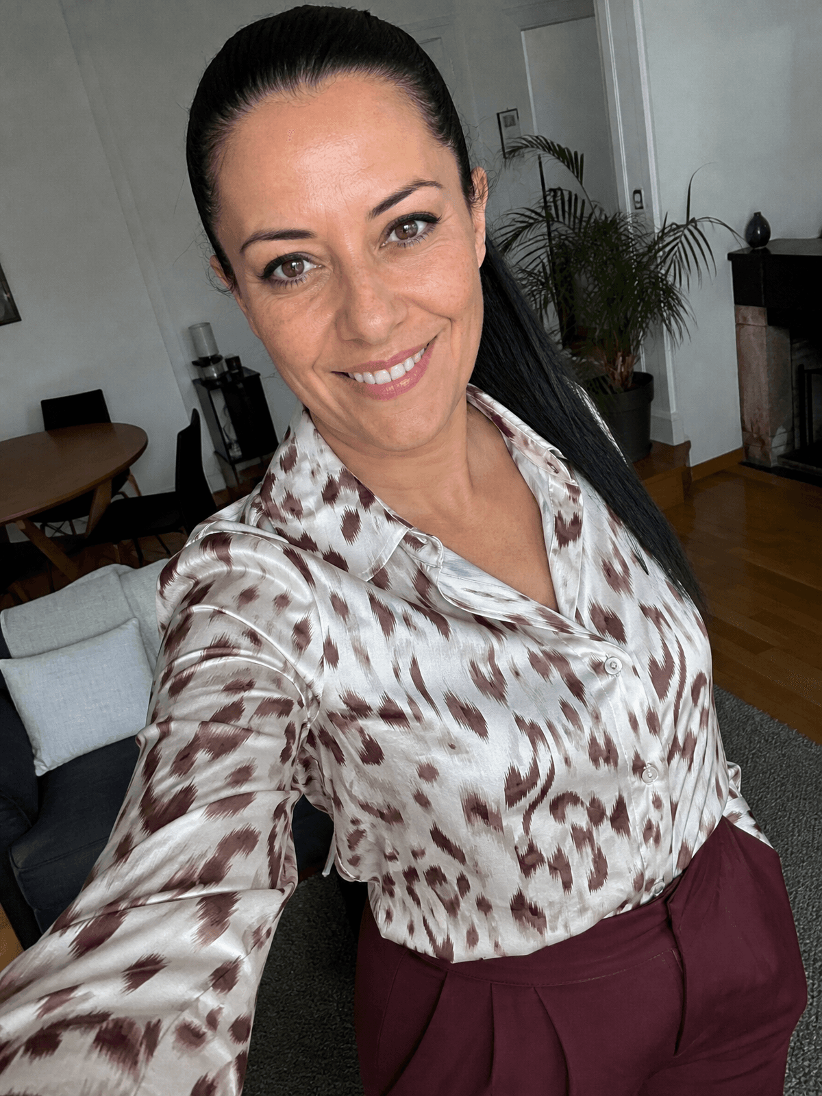 Amina, 44