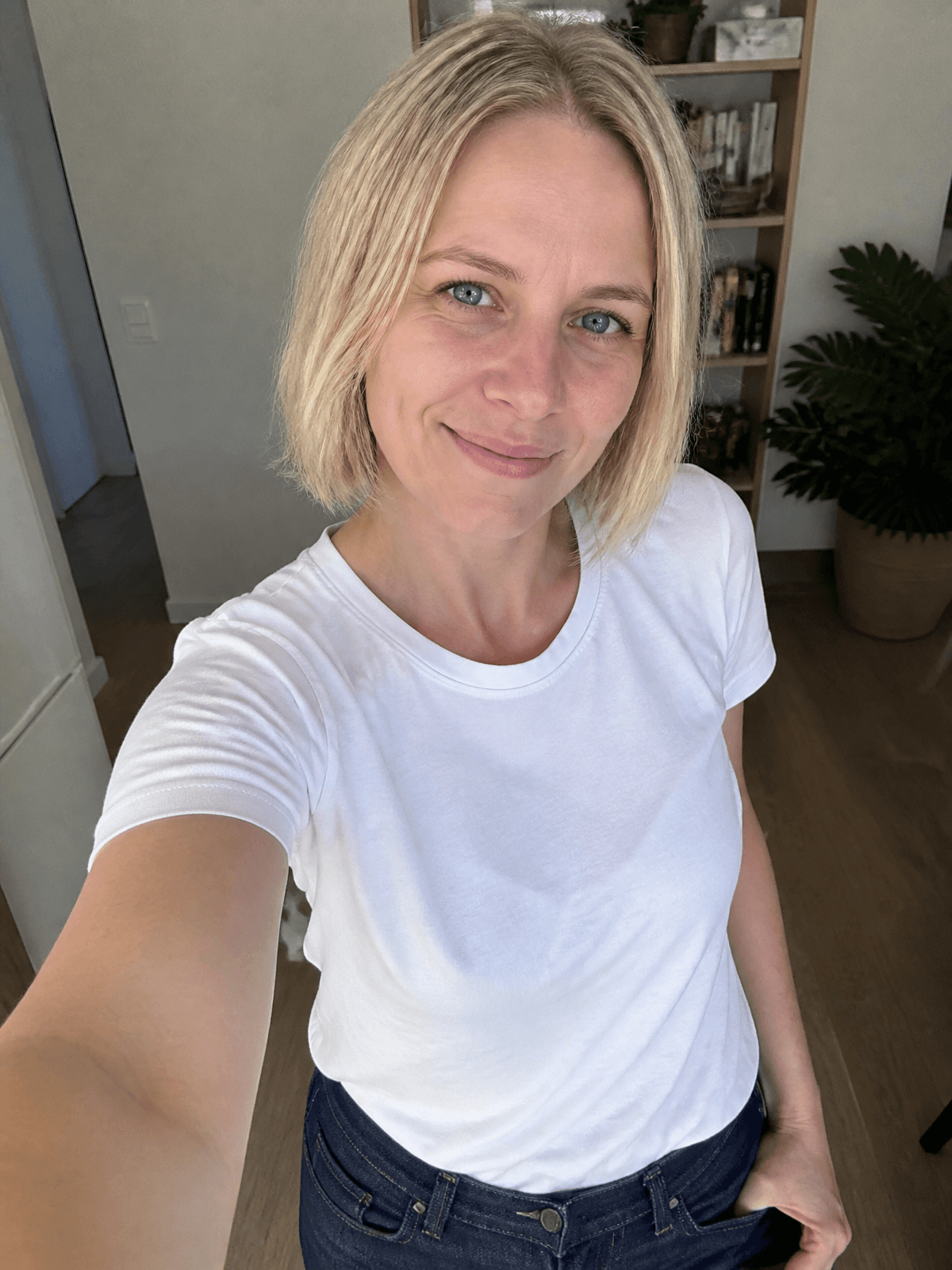 Helena, 37