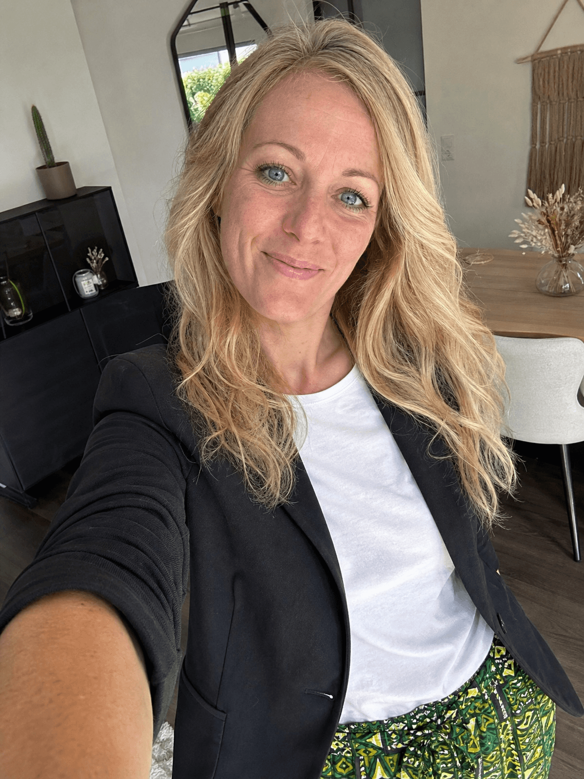 Ingrid, 39